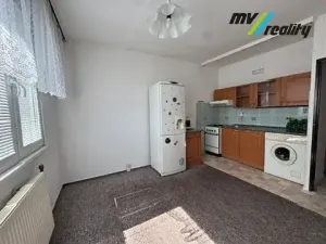 Pronájem bytu 1+1, Liberec, Zámecký vrch, 36 m2