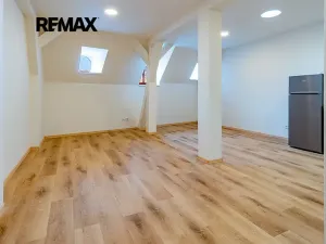 Pronájem bytu 2+1, Česká Lípa, Škroupovo náměstí, 75 m2