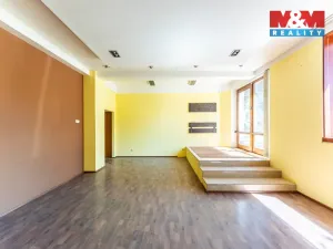 Pronájem obchodního prostoru, Praha - Horní Počernice, Náchodská, 121 m2