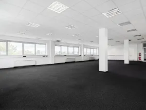 Pronájem kanceláře, Praha - Letňany, Veselská, 584 m2