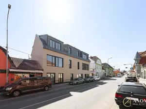 Pronájem ordinace, Praha - Vinoř, Mladoboleslavská, 305 m2