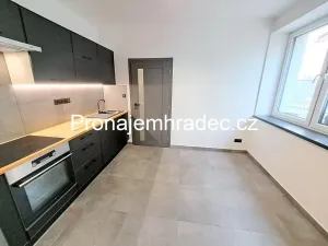 Pronájem bytu 1+1, Hradec Králové, Všehrdova, 39 m2