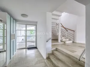 Prodej ordinace, Křižanov, Benešovo náměstí, 530 m2