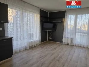 Pronájem bytu 1+kk, Praha, Počernická, 42 m2