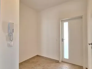Pronájem bytu 1+1, Praha - Smíchov, Podbělohorská, 43 m2
