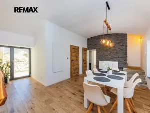Prodej činžovního domu, Černuc, 330 m2
