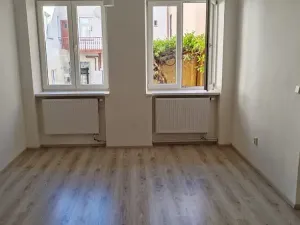 Pronájem bytu 2+kk, Třebíč, Karlovo nám., 46 m2