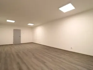 Pronájem kanceláře, Modřice, Brněnská, 28 m2