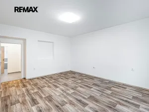 Pronájem bytu 1+1, Jindřichův Hradec, Tovární, 48 m2