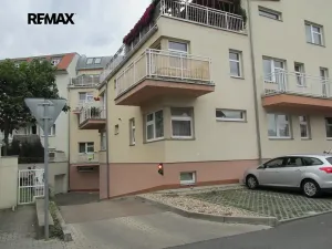 Pronájem garážového stání, Praha - Suchdol, Internacionální, 15 m2