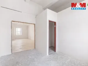 Prodej obchodního prostoru, Louny, Husova, 744 m2
