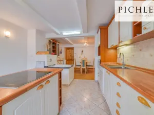 Prodej rodinného domu, Stříbrná, 341 m2