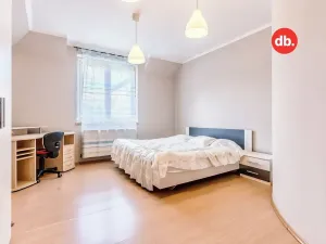 Prodej rodinného domu, Karlovy Vary, Krokova, 280 m2