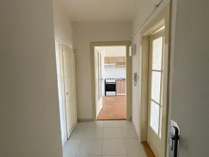 Pronájem bytu 2+kk, Praha - Nusle, V Horkách, 56 m2