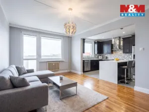 Prodej bytu 3+1, Kladno - Kročehlavy, Děčínská, 76 m2
