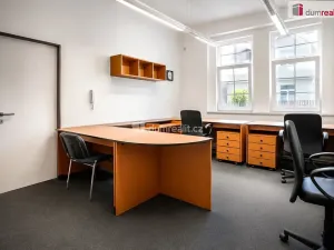 Pronájem kanceláře, Karlovy Vary, Na Výhledě, 28 m2