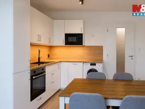 Pronájem bytu 2+kk, Praha - Hloubětín, Kardašovská, 39 m2