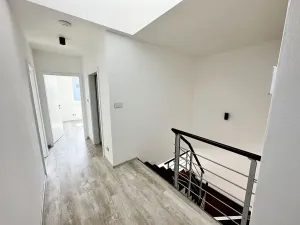 Pronájem rodinného domu, Hradec Králové, 166 m2