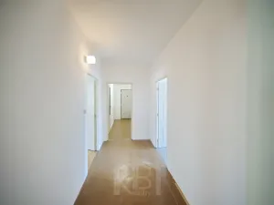 Prodej bytu 3+1, Jindřichův Hradec, sídliště Vajgar, 81 m2