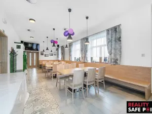 Prodej ubytování, Dobřany, Lipová, 820 m2