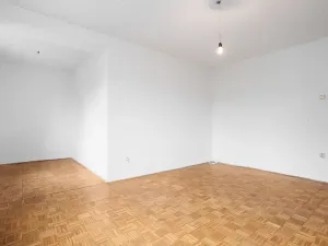 Prodej bytu 3+1, Praha - Zbraslav, Svépomoci, 85 m2