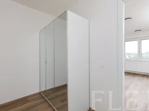 Pronájem bytu 1+kk, Praha - Hloubětín, Waltariho, 36 m2