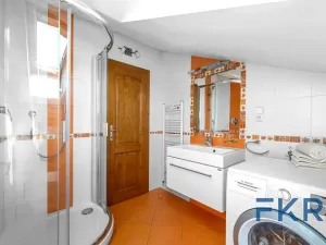 Prodej rodinného domu, Praha - Dolní Počernice, Listopadová, 242 m2