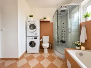 Prodej rodinného domu, Větřní, Slunečná, 196 m2