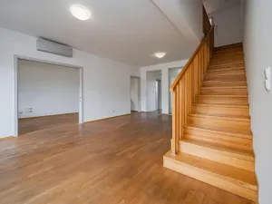 Pronájem kanceláře, Praha - Smíchov, Štefánikova, 168 m2