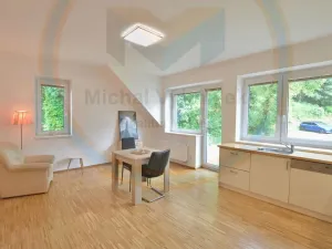 Pronájem bytu 2+kk, Klecany, Nám. Třebízského, 52 m2