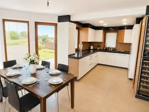 Prodej rodinného domu, Hrdlořezy, 165 m2