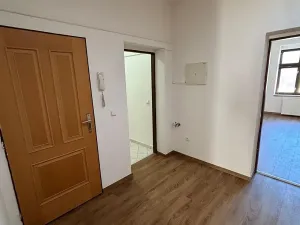 Pronájem kanceláře, Litvínov, náměstí Míru, 81 m2