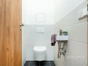 Pronájem bytu 2+kk, Praha, Plzeňská, 52 m2