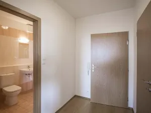 Pronájem bytu 2+kk, Praha - Prosek, Kytlická, 58 m2