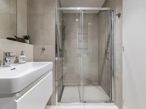 Pronájem bytu 1+kk, Praha - Karlín, Pobřežní, 28 m2