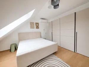 Prodej bytu 2+kk, Praha - Smíchov, Bieblova, 57 m2