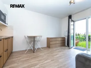 Pronájem bytu 1+kk, Praha - Libeň, Novovysočanská, 25 m2