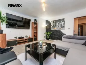Prodej bytu 3+1, Červený Újezd, U Okálu, 62 m2