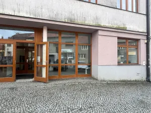Pronájem obchodního prostoru, Náměšť nad Oslavou, Masarykovo nám., 42 m2