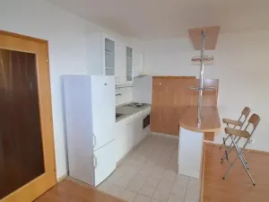 Pronájem bytu 1+kk, Praha - Vinohrady, Hradecká, 37 m2