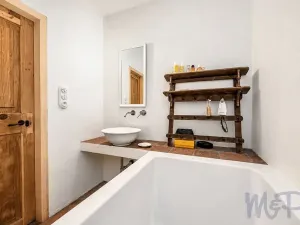 Prodej apartmánu, Horní Stropnice, 212 m2