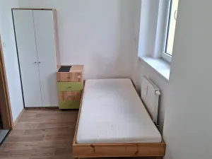 Pronájem bytu 1+kk, Jihlava, Hálkova, 18 m2