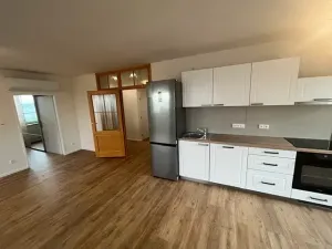 Pronájem bytu 4+kk, Praha - Kobylisy, Klíčanská, 93 m2
