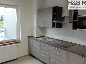 Pronájem kanceláře, Zlín, 28 m2