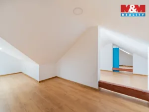 Pronájem atypického bytu, Sokolov, Staré náměstí, 200 m2