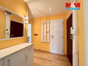 Prodej bytu 3+1, Meziboří, Nad parkem, 78 m2