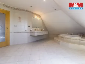 Prodej rodinného domu, Třebestovice, V zákruží, 280 m2