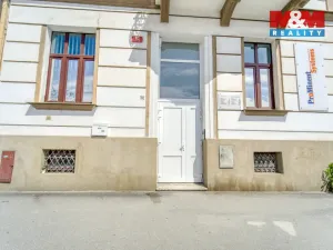 Pronájem kanceláře, Plzeň - Jižní Předměstí, Hálkova, 133 m2