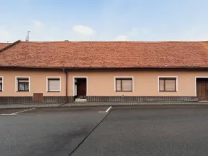 Prodej ubytování, Mikulov, Koněvova, 80 m2