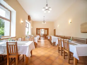 Prodej ubytování, Mnichovo Hradiště, 1213 m2